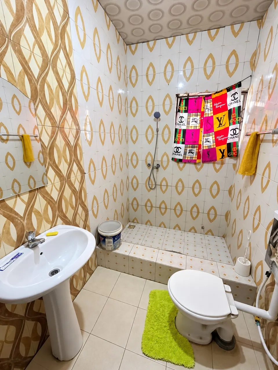 Room 1 at JaneChill Guest House — bathroom