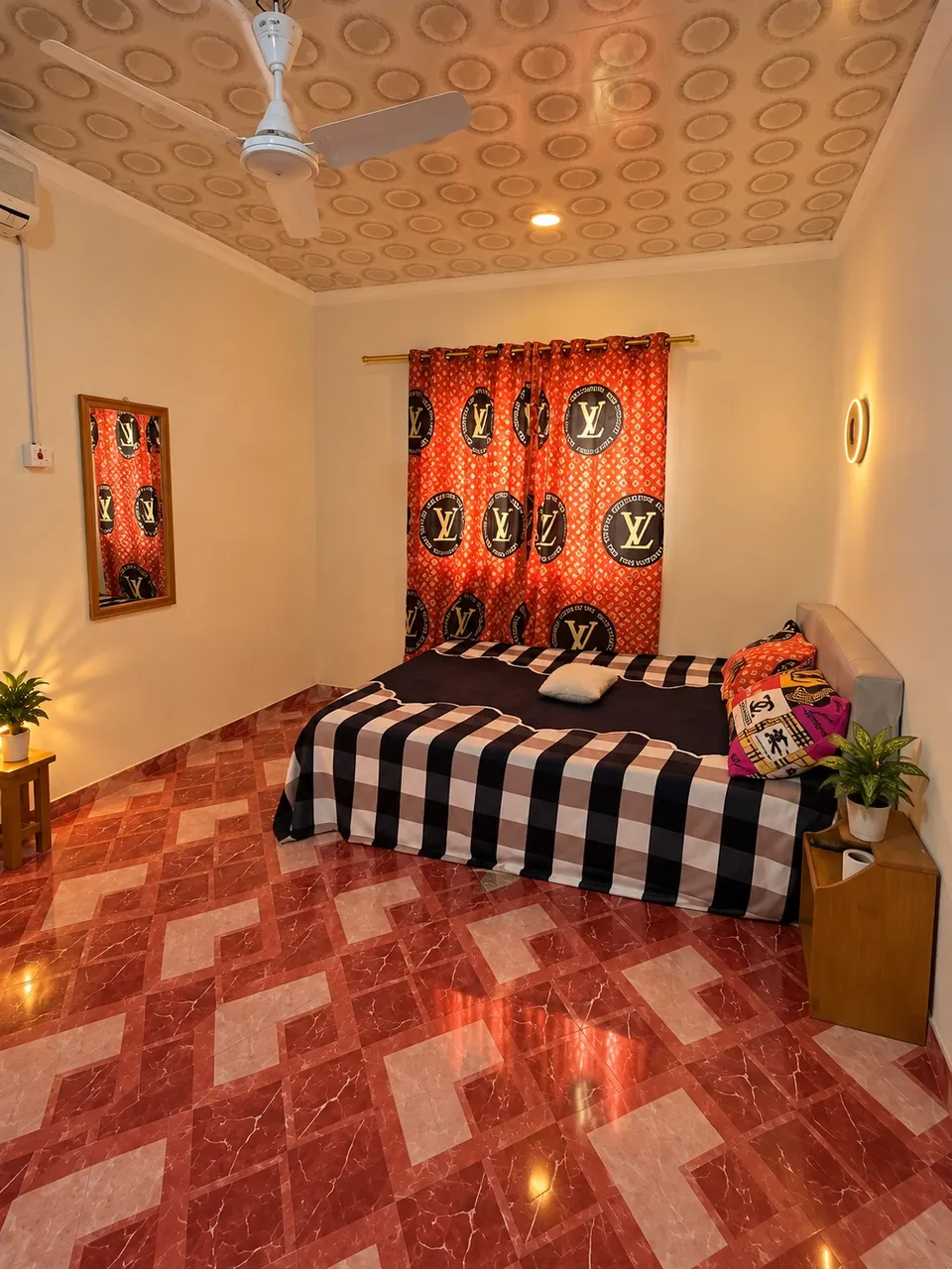 Room 2 at JaneChill Guest House — bedroom