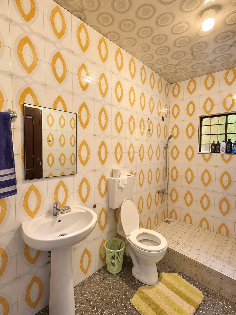 Room 3 at JaneChill Guest House — bathroom
